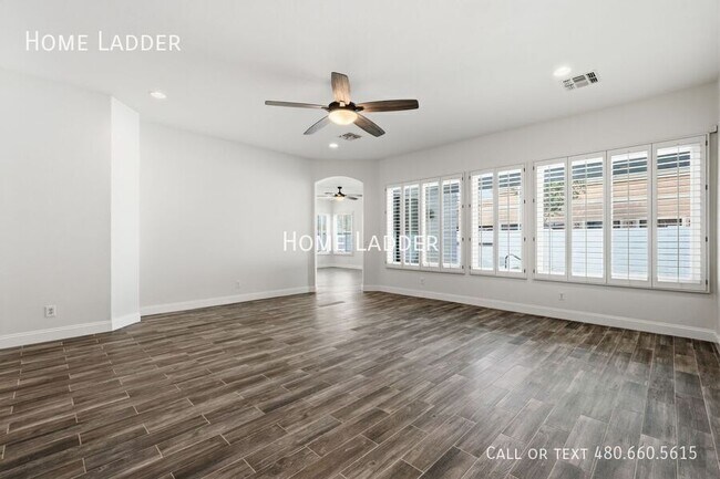 Foto del edificio - 5080 S McClelland Dr