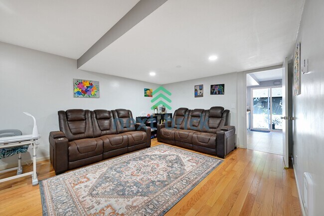 Foto del edificio - Charming 3-bedroom, 2.5 baths | Family-Friendly Bellevue Crossroads Neighborhood