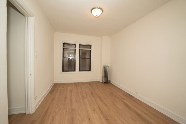 Foto del edificio - 515 W. Briar