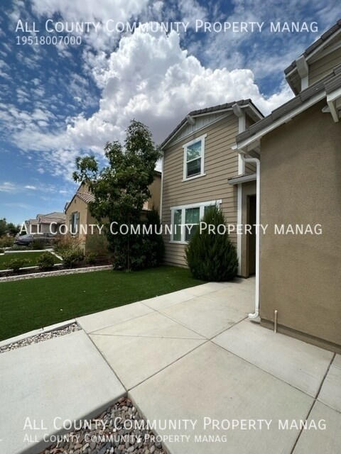 Building Photo - 2 Story Single Family Home in Heritage Lak...