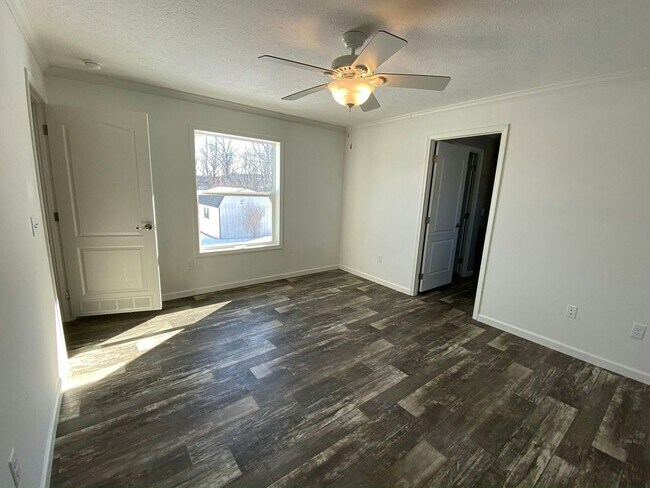 Building Photo - 131 Zimmer Dr W