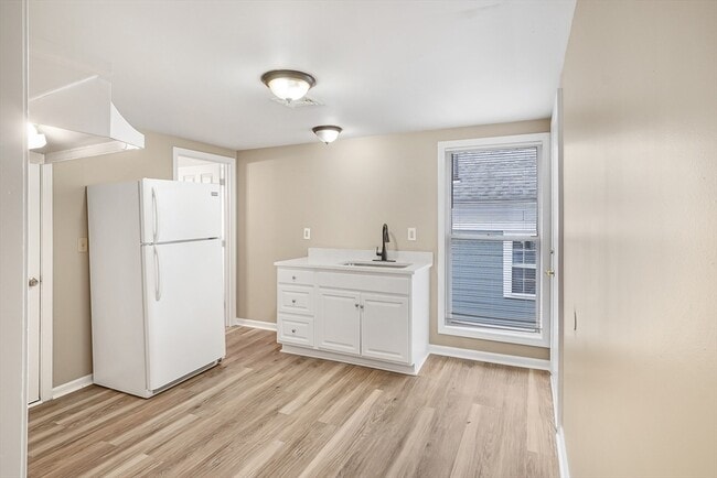 Building Photo - 12 Franklin Ave