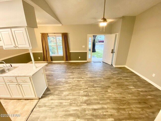 Building Photo - 6404 Sunset Dr