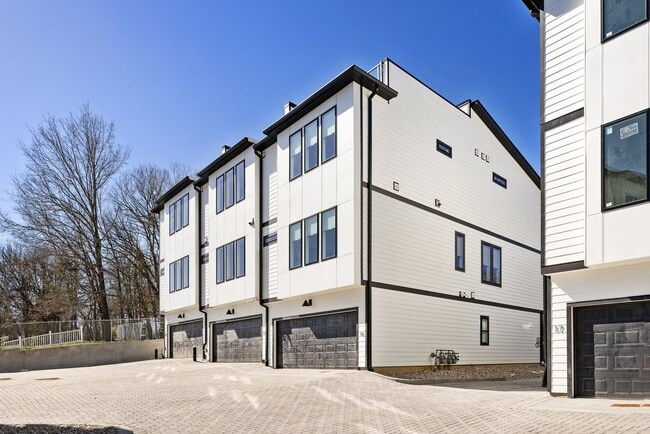 Building Photo - 223 Oceola Ave