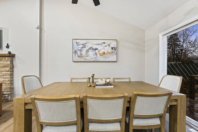 Foto del edificio - 1410 N Lama Ln