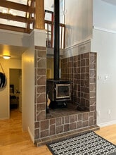 Building Photo - 1858 Chem. de la Grande Presqu'île