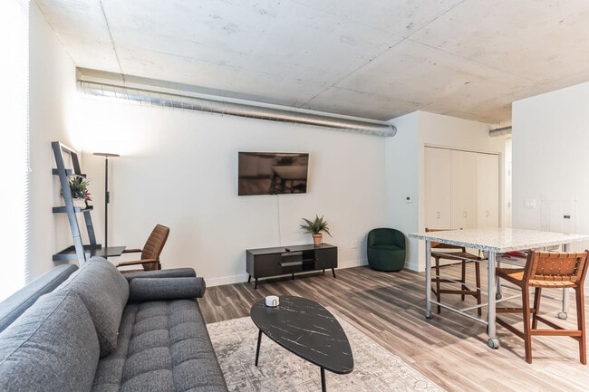 Foto del edificio - 776 Euclid Ave