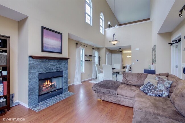 Foto del edificio - 462 W Fairview Cir