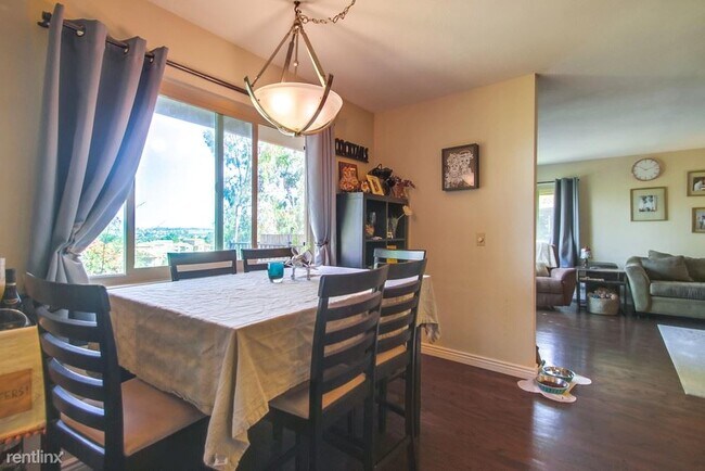 Foto del edificio - 3 br, 2.5 bath Townhome - 3064 Avenida Chr...