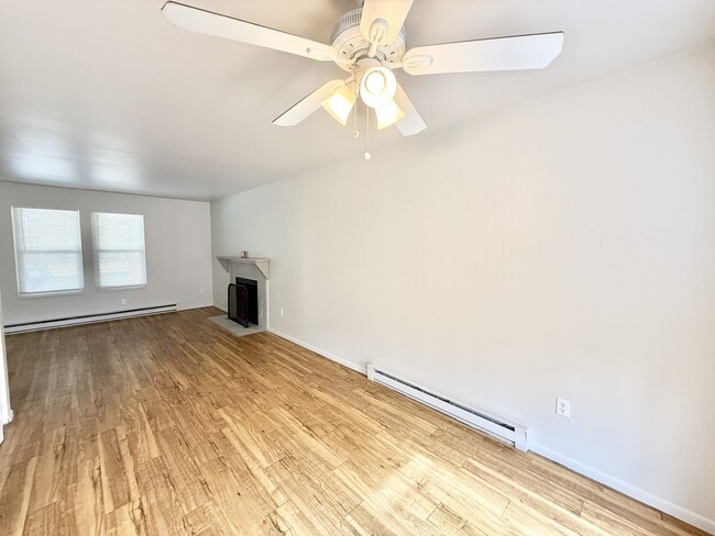 Building Photo - 3101 Azalea Dr