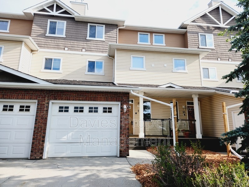 Photo principale - 3010-3033 33 Ave NW