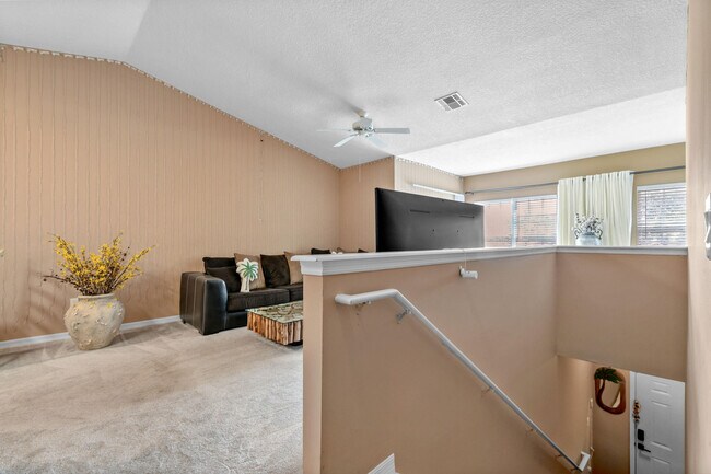 Building Photo - 10354 Fox Trail Rd S