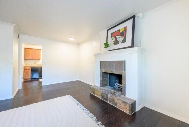 Foto del edificio - 1719 E Lindsey St