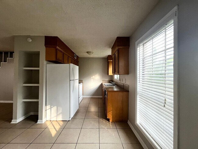 Building Photo - 211 Al Pearson Dr