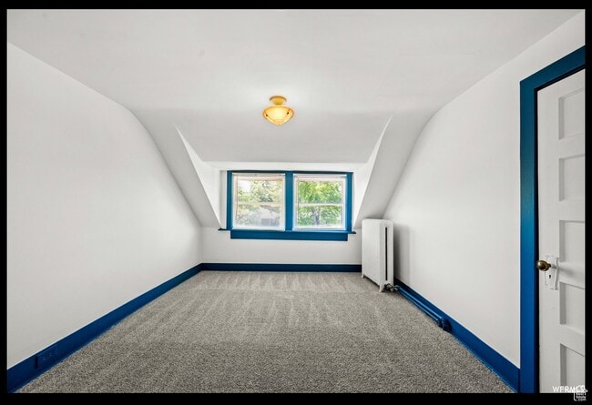 Foto del edificio - 1027 E Emerson Ave