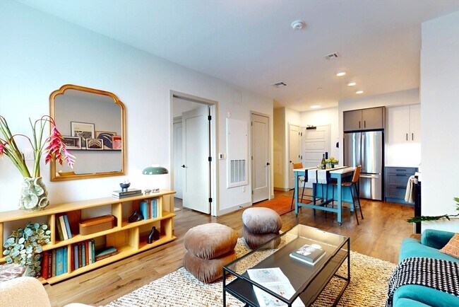 Foto del edificio - 80 Rugg Rd