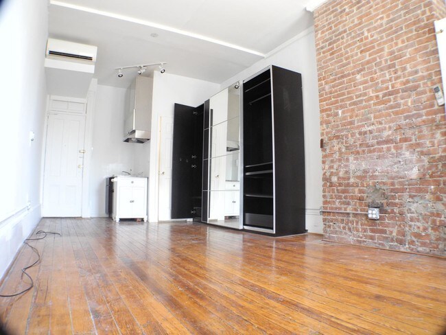 Foto del edificio - 12-07 Jackson Avenue