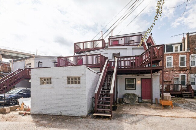 Foto del edificio - 4161 Ridge Ave