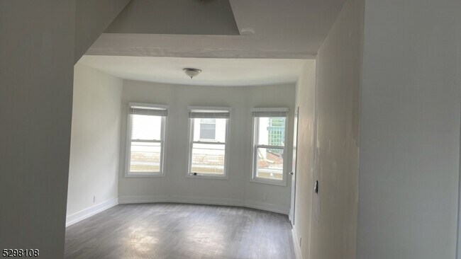 Building Photo - 466 Conover Terrace