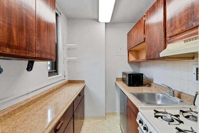 Foto del edificio - Spacious & Bright Studio at River Place East