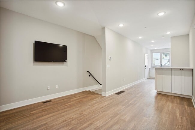 Photo - 1618 N Sydenham St Apartment