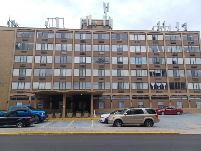 Foto del edificio - 1700 Clinch Ave
