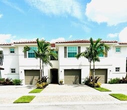 Building Photo - 6823 Broadwater Ln Building Photo - 6823 Broadwater Ln