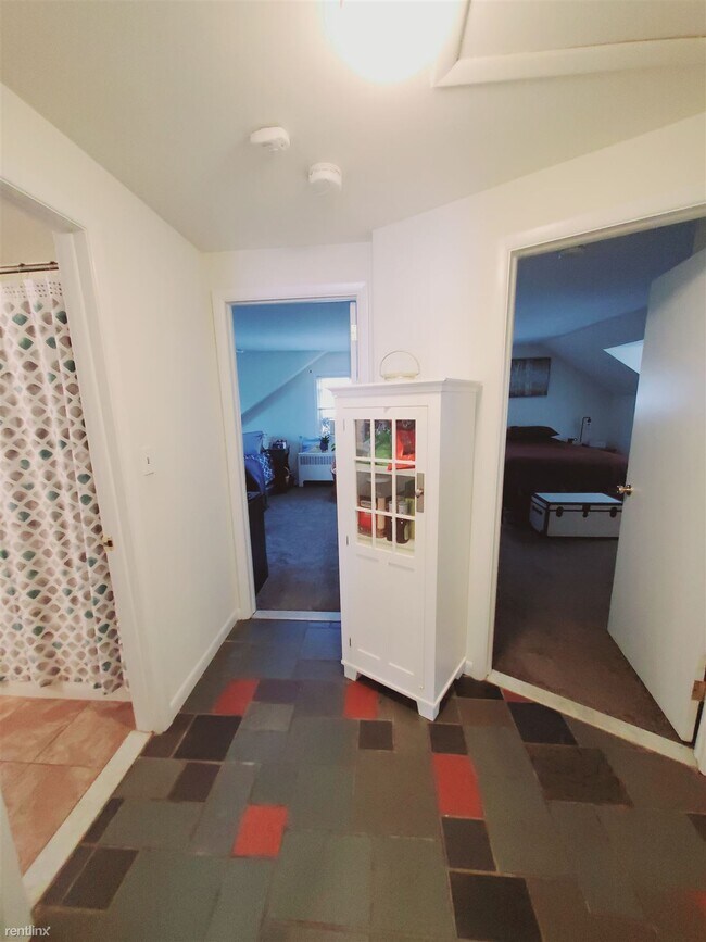 Foto del edificio - 2 br, 1 bath Condo - 47 Whitmore Ln Apt 3