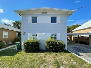 Building Photo - 2704 E Columbus Dr