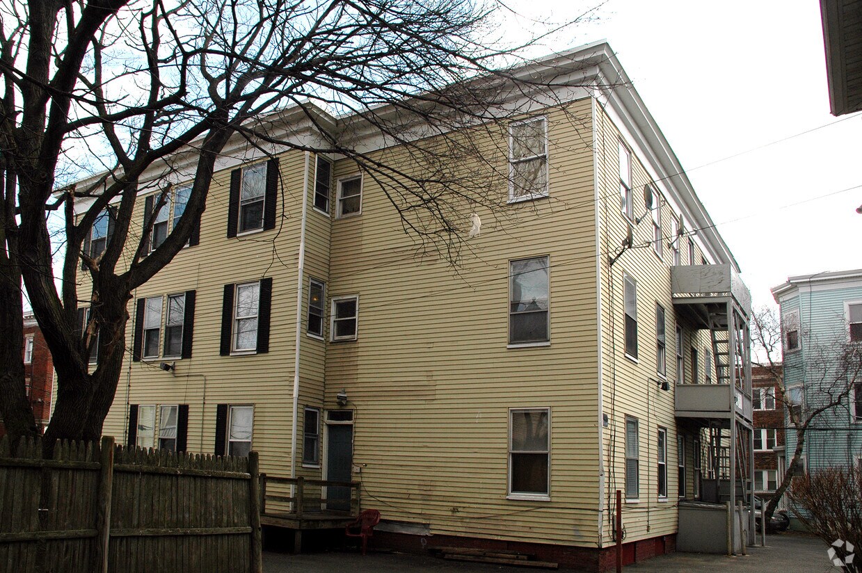 26 Mall St, Lynn, MA 01905 Apartments in Lynn, MA