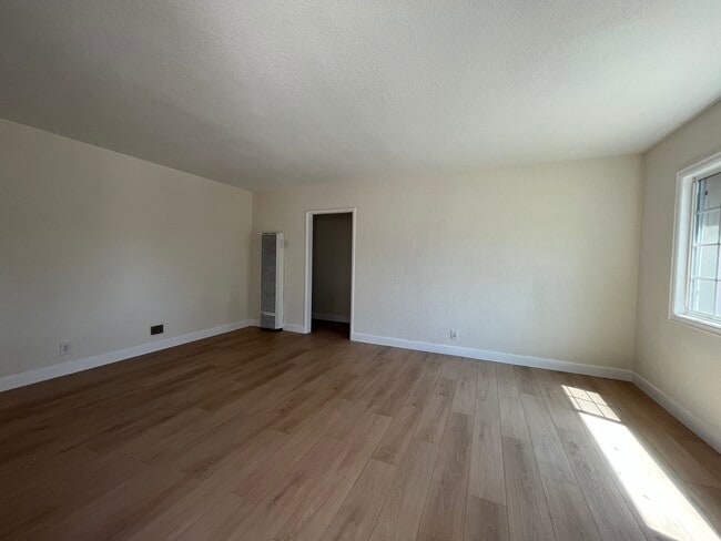Living room when entering through front door - 1314 S Helberta Ave