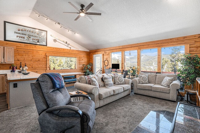 Building Photo - 1353 Alice Rd