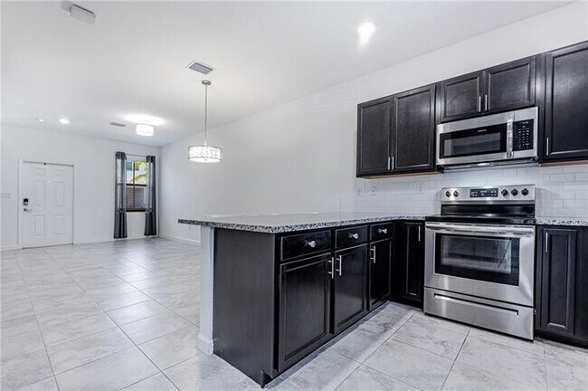 Foto del edificio - 1616 SW 28th St