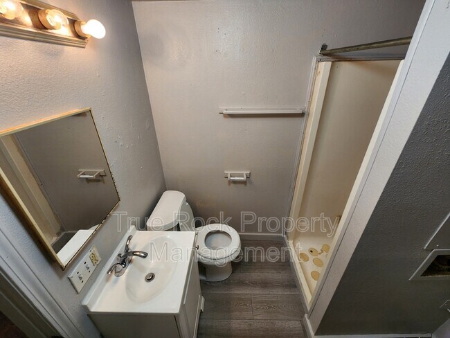 Foto del edificio - 421 S Johnston Ave