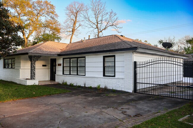 Foto del edificio - 9613 Westview Dr