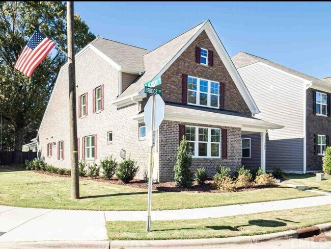 Building Photo - 4 Bedroom Single Family Home in Fuquay Varina