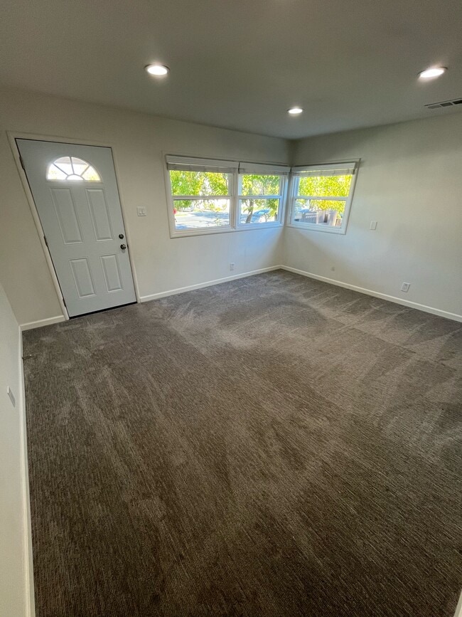 Building Photo - 2545 Fourth St