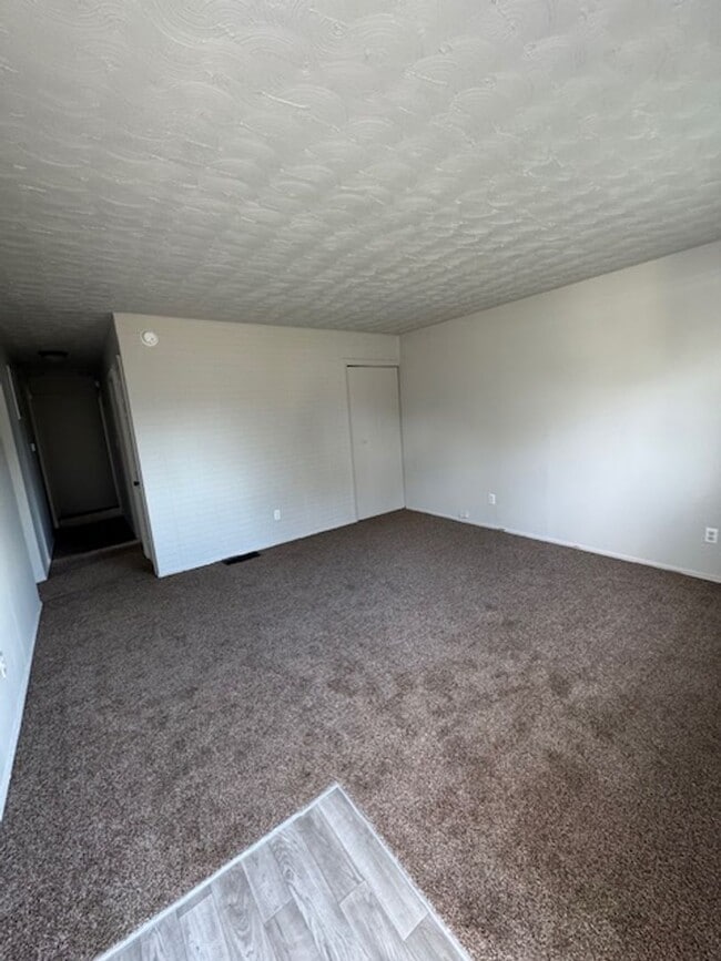 Building Photo - 3009 Drexel Ave
