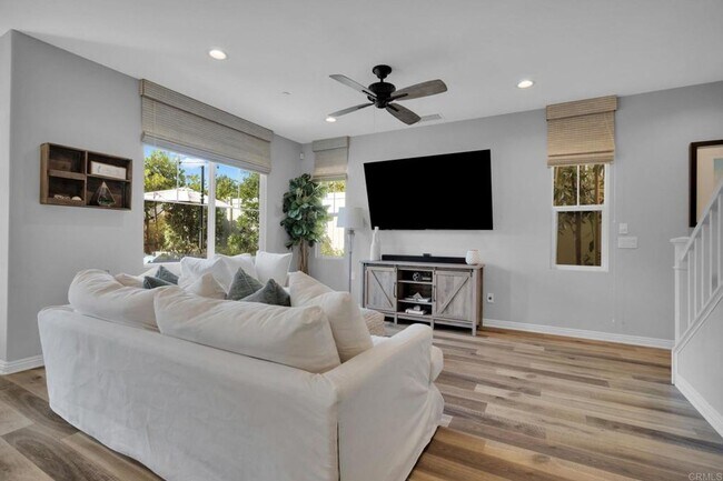 Foto del edificio - NEWER 4BD/2.5BA Home in desired Main Ranch...