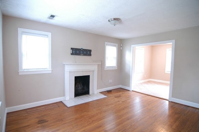 Building Photo - 2946 Primrose Cir