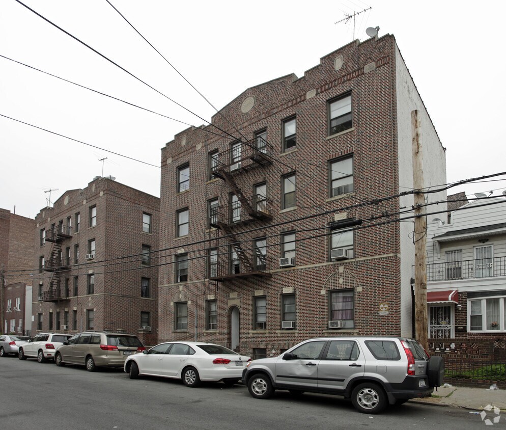 Building Photo - 1335-1345 W 70th St
