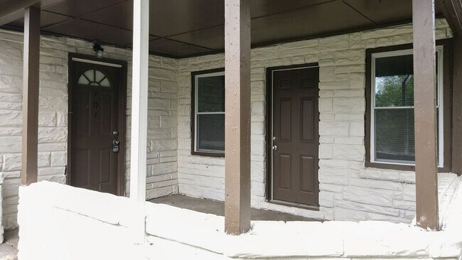 Building Photo - 609 Quebec Dr