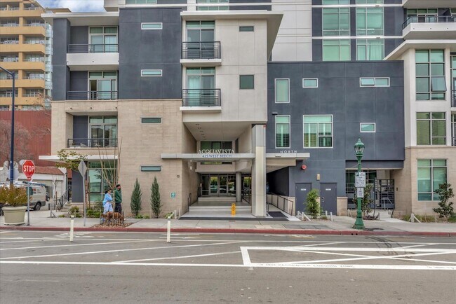 Foto del edificio - 425 W Beech St