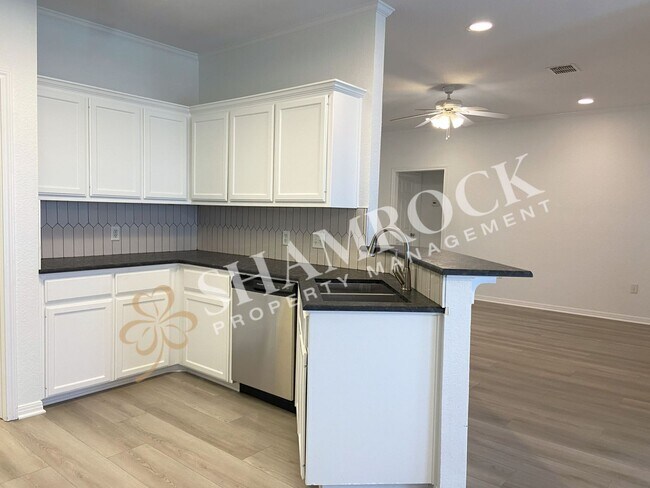 Foto del edificio - Surrey Ridge Duplex
