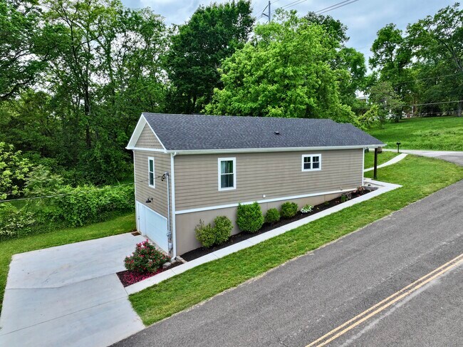 Foto del edificio - 2226 Riverside Dr