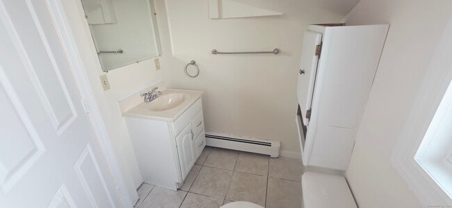 Building Photo - 160 4th St