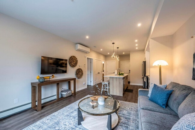 Photo du bâtiment - 901-907 7 St N