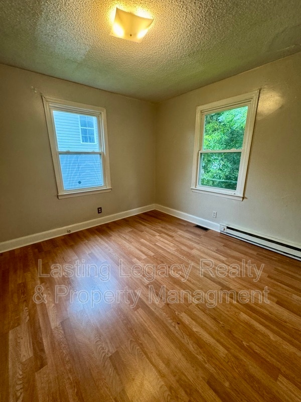 Building Photo - 1423 Marne St