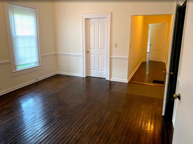 Foto del edificio - 216 N Gilmer St