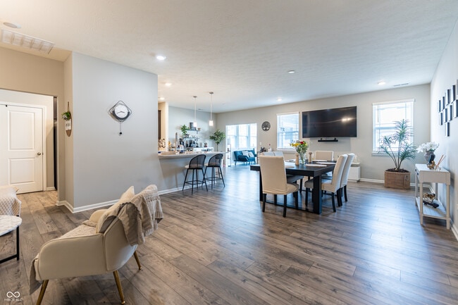 Foto del edificio - 354 Limerick Ln